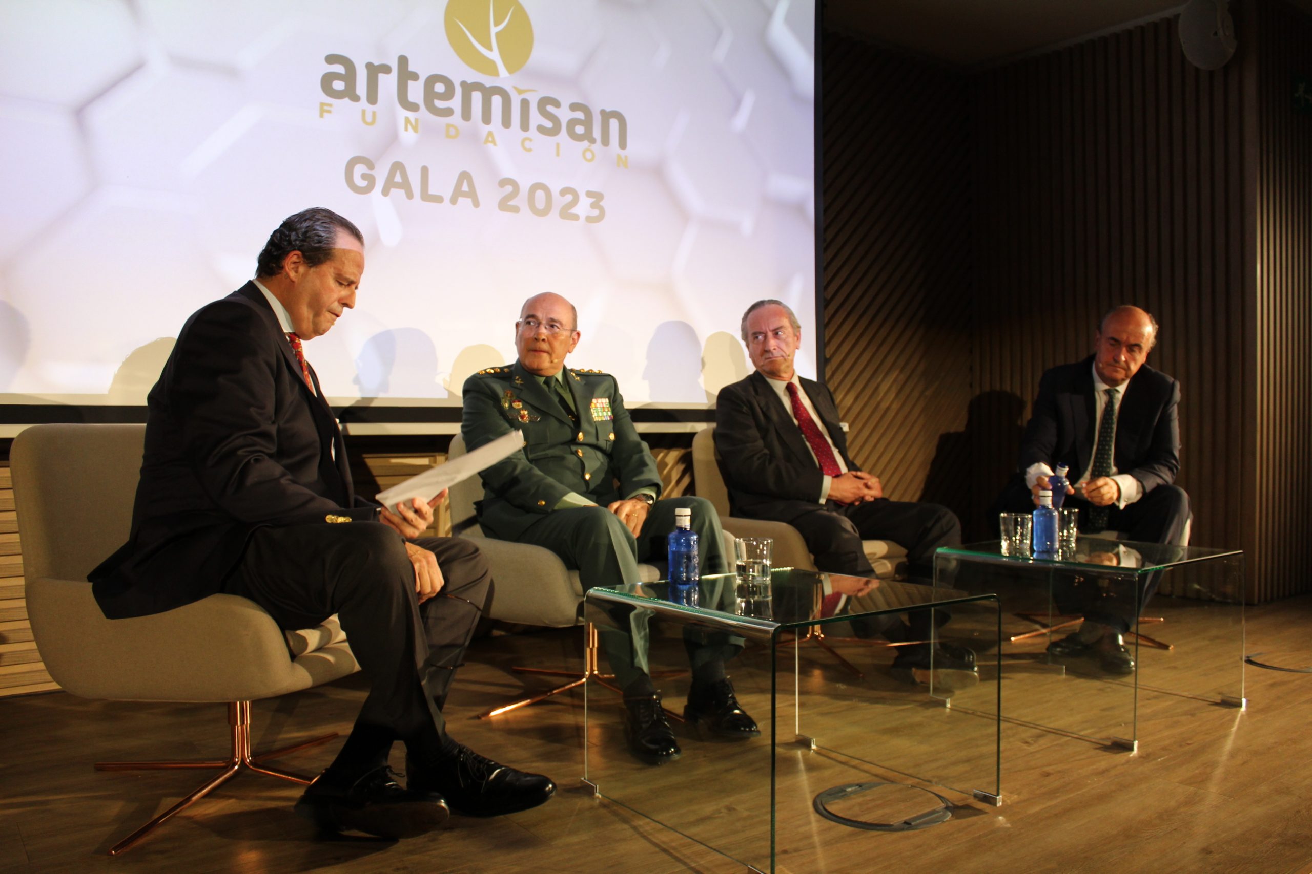 Mesa de Defensa Jurídica de la Gala de Fundación Artemisan 2023, con la participación de Diego Pérez de los Cobos, Luis Ibáñez y Jorge Bernad.