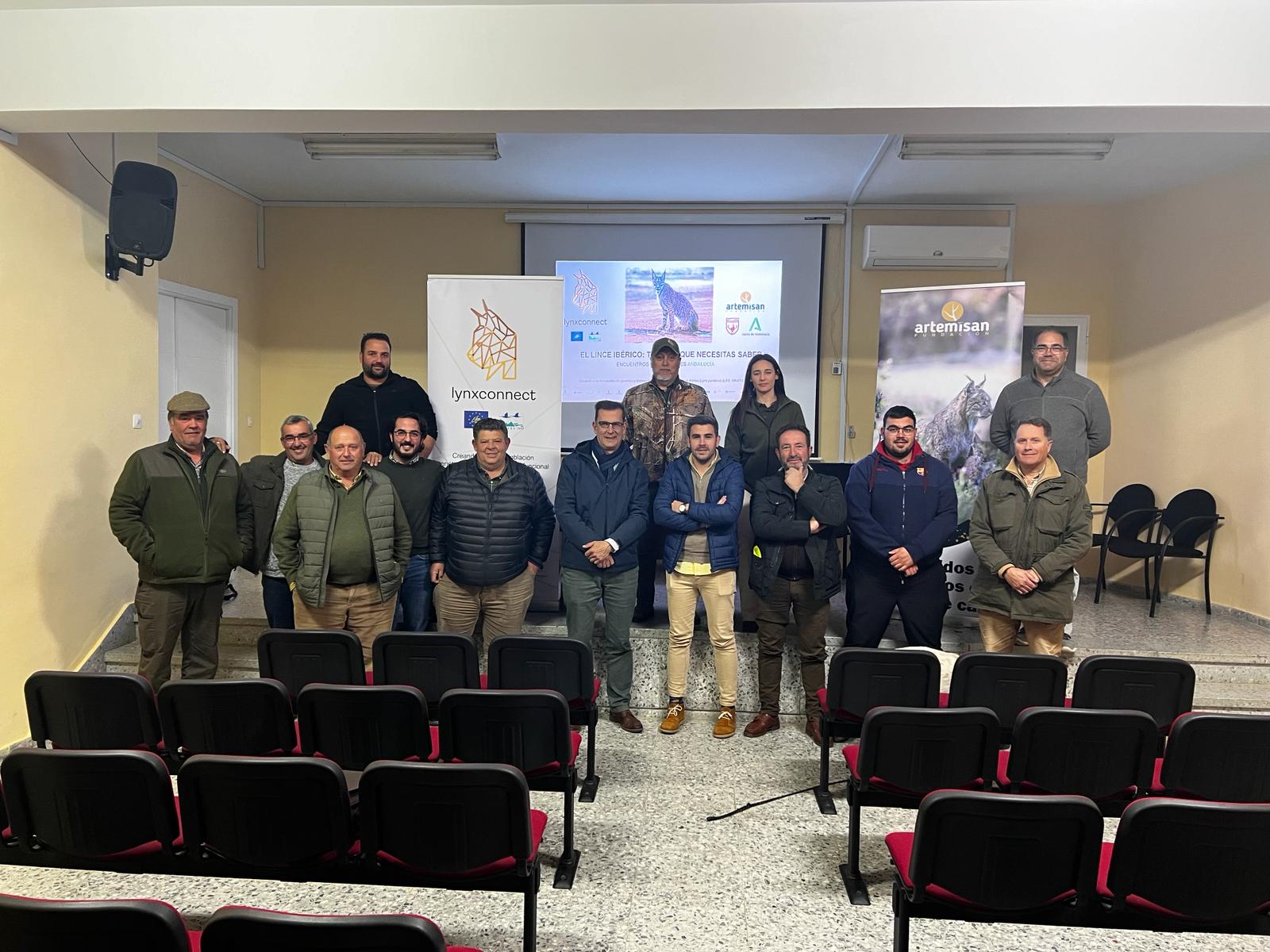 Encuentro charla sobre lince ibérico de cazadores y gestores en Gudadalcanal