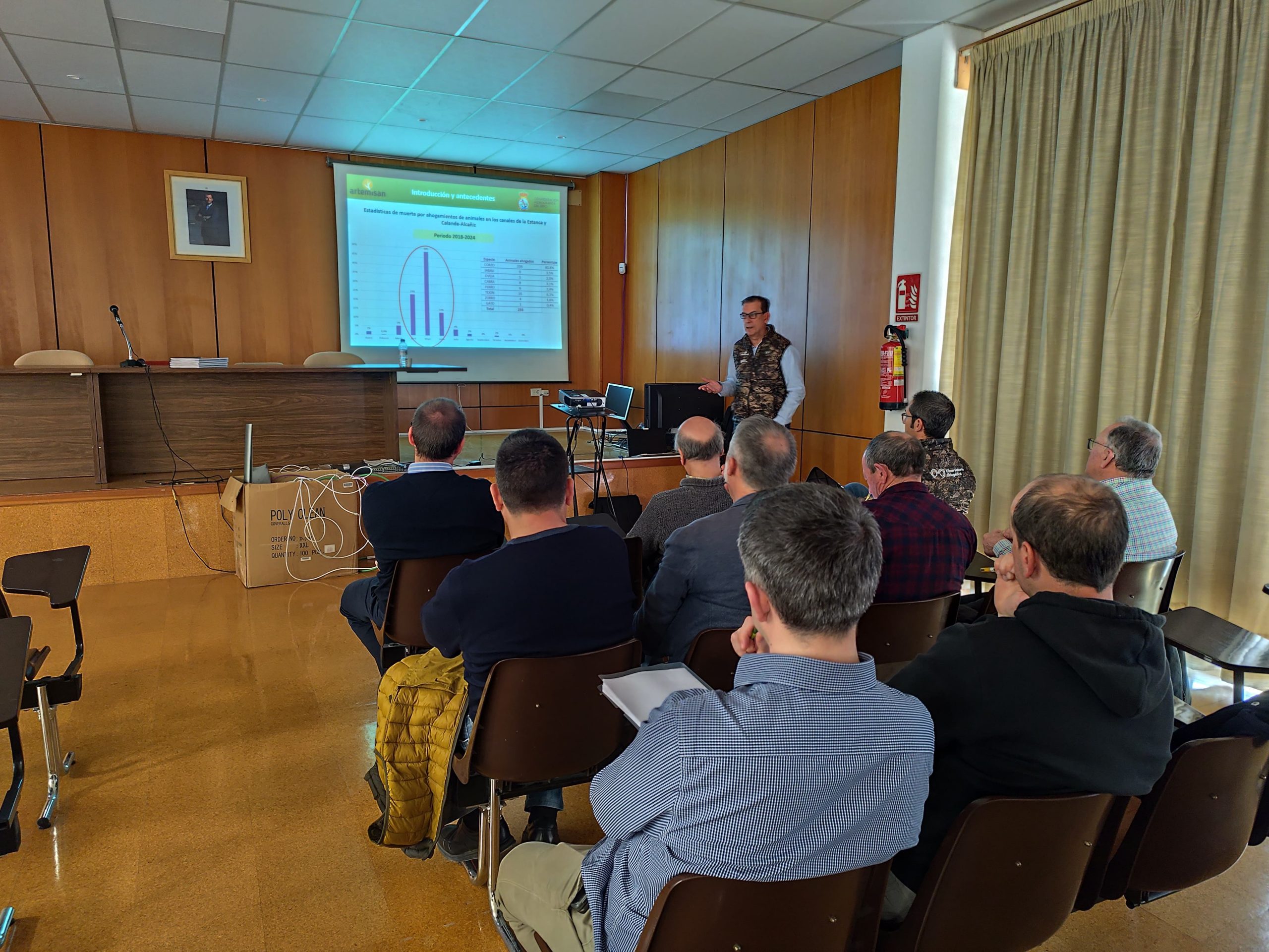 La CHE y Fundación Artemisan presentan un plan integral para evitar ahogamientos de animales en canales del Estado.